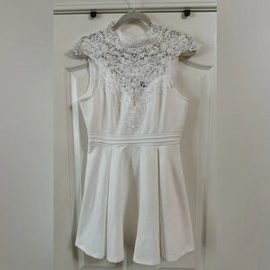NWT WINDSOR‎ Lovely In Lace Scuba Skater Dress Ivory. Size Large.